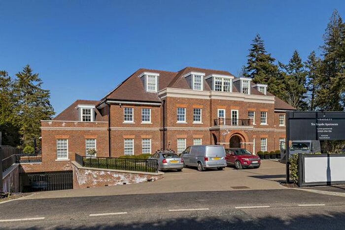 2 Bedroom Flat To Rent In Watford Road, Radlett, Hertfordshire, WD7