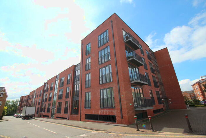 2 Bedroom Flat To Rent In Cornwood Lane, Shirley, Solihull, West Midlands, B90