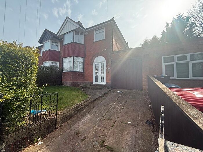 3 Bedroom Semi Detached House To Rent In Woodlands Farm Road, Birmingham, B24