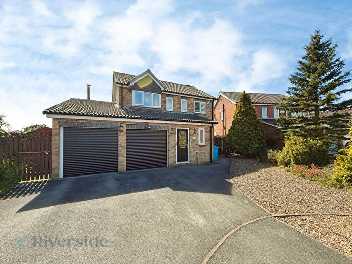 4 Bedroom Detached House For Sale In Pilots Way, Hull, HU9