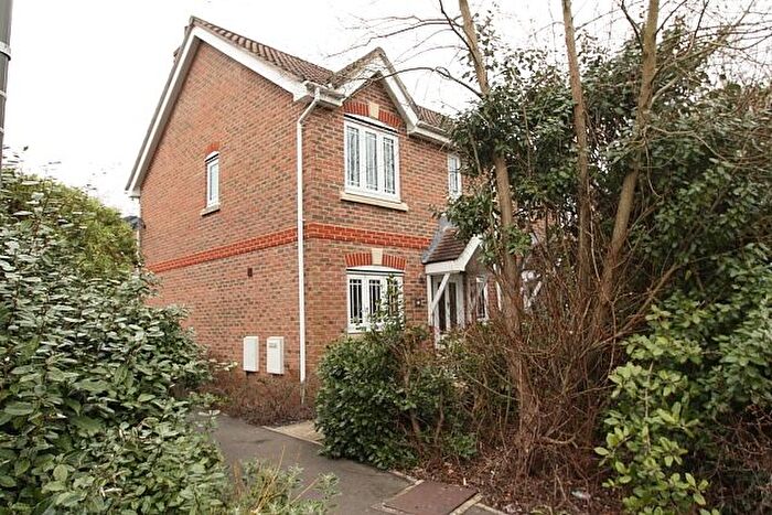 2 Bedroom Semi Detached House To Rent In Knaphill, Woking, GU21