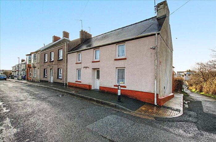 3 Bedroom Terraced House For Sale In The Wombles, Cross Park, SA72