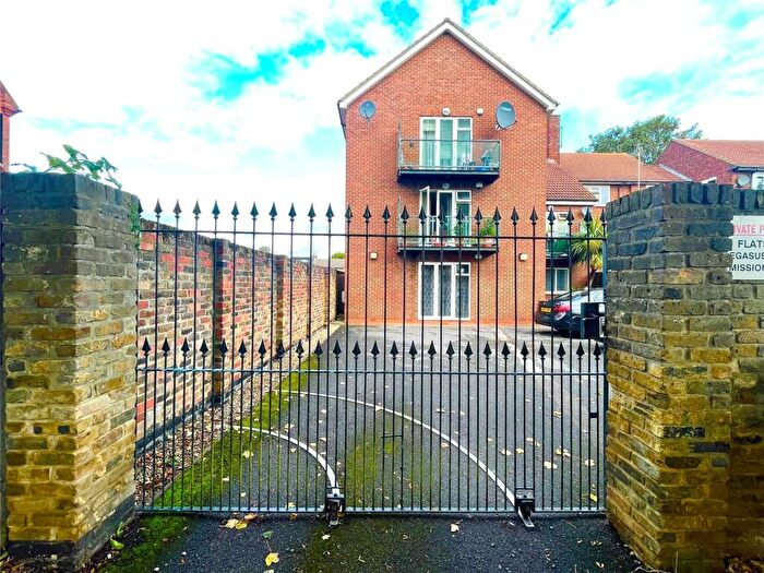 2 Bedroom Flat To Rent In Mission Grove, Walthamstow, E17