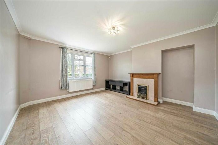 3 Bedroom Terraced House To Rent In Eltham Green Road, Eltham, SE9