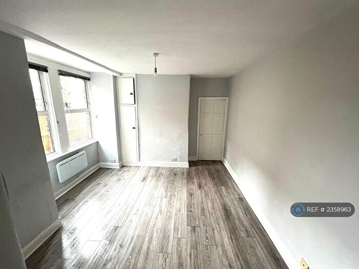 1 Bedroom Flat To Rent In Truro Road, London, N22