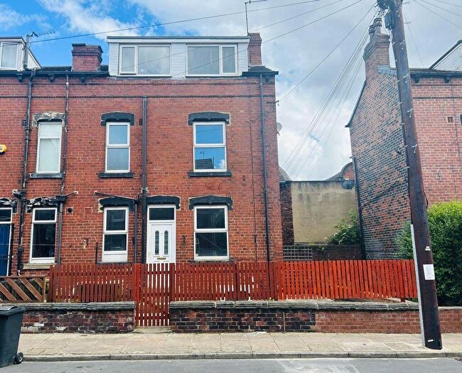 3 Bedroom Terraced House To Rent In Whingate Avenue, Leeds, LS12