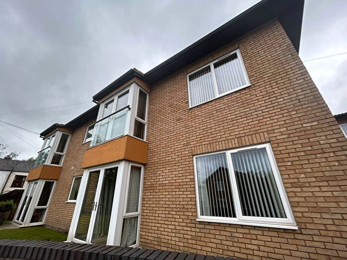 1 Bedroom Flat For Sale In Apartment, Sienna Court, Oldham, OL9