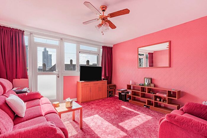 2 Bedroom Flat For Sale In Loughborough Street, London, SE11