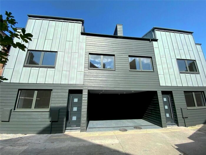 2 Bedroom Semi-Detached House To Rent In Tripps Mews, Manchester, M20