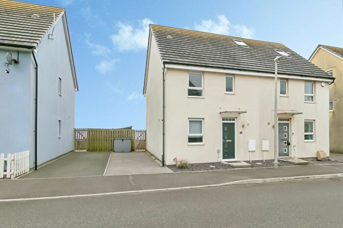 3 Bedroom Semi-Detached House For Sale In Crompton Way, Ogmore-By-Sea, Bridgend, CF32