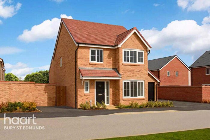 4 Bedroom Detached House For Sale In Bronze Fields, Bury St Edmunds, IP32