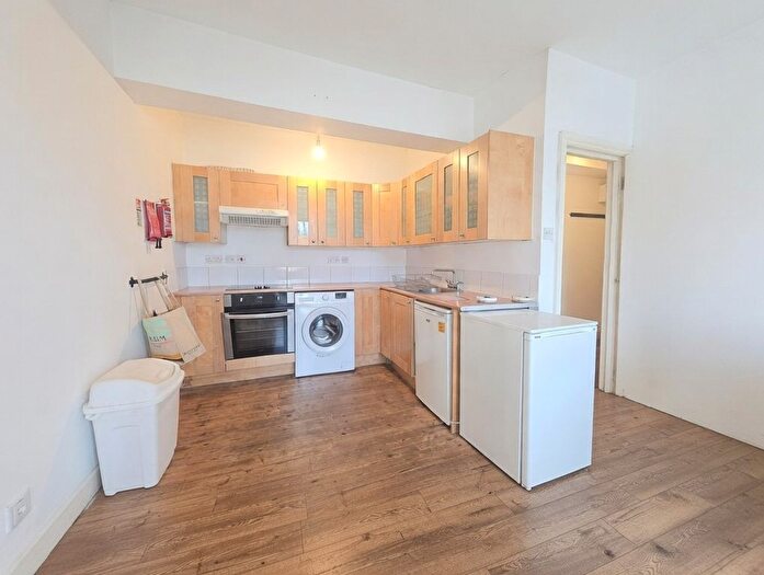 2 Bedroom Flat To Rent In Caledonian Road, Islington, N7