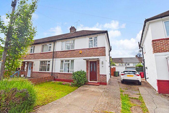 3 Bedroom End Of Terrace House For Sale In Ennerdale Crescent, Slough, Berkshire, SL1