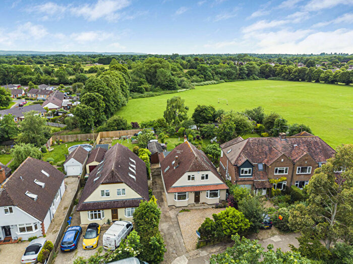 5 Bedroom Detached House For Sale In Lamborough Hill, Wootton, OX13