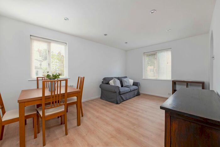 1 Bedroom Flat To Rent In Beaufort House, Winders Road, SW11