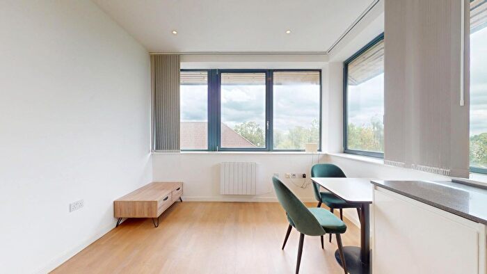 1 Bedroom Flat To Rent In Riverbank Way, Brentford, TW8