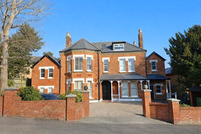 2 Bedroom Flat For Sale In Sylvan Hill, Crystal Palace, London, SE19