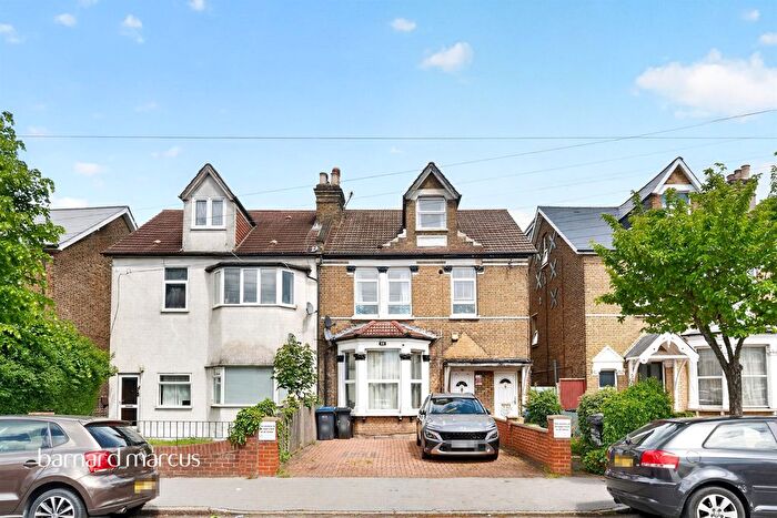 2 Bedroom Flat For Sale In Bensham Manor Road, Thornton Heath, CR7