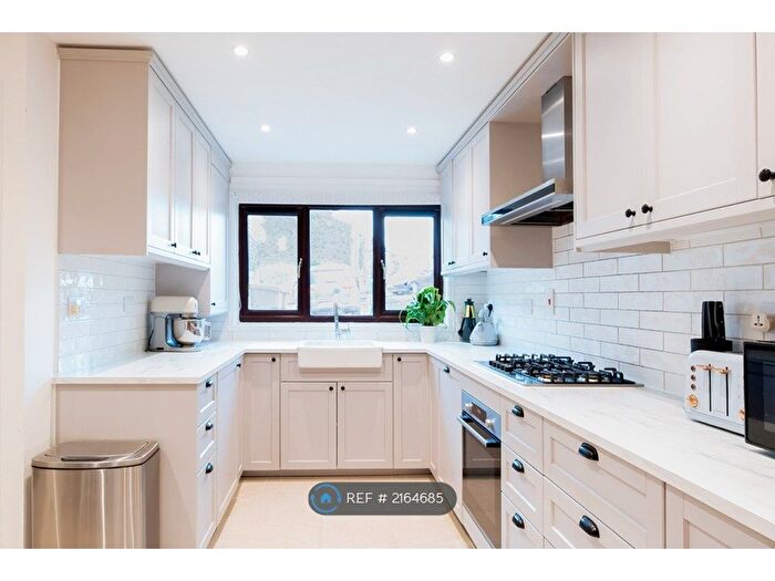 3 Bedroom Terraced House To Rent In Kimptons Mead, Potters Bar, EN6