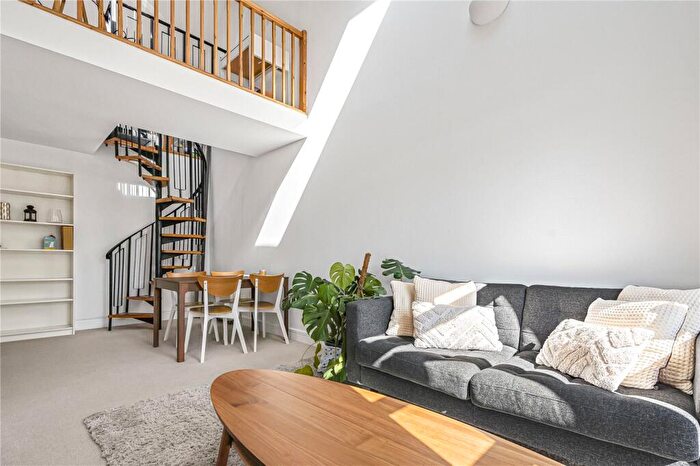 2 Bedroom Apartment For Sale In Equity Square, London, E2