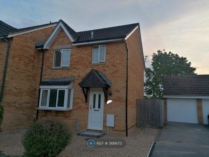 3 Bedroom Semi-Detached House To Rent In Ramsbury Walk, Trowbridge, BA14