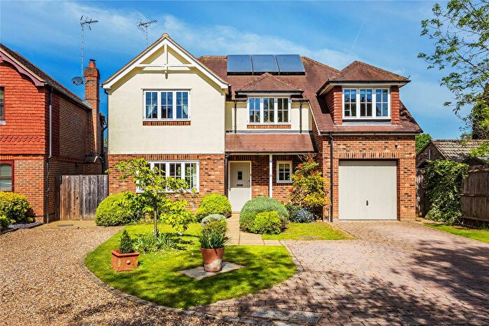 4 Bedroom Detached House For Sale In Morton Road, Horsell, Surrey, GU21