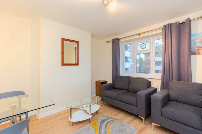 2 Bedroom Flat To Rent In Wilton Court, Muswell Hill, London, N10