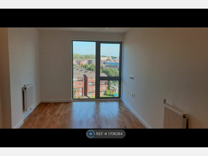 1 Bedroom Flat To Rent In Franklin Court, Borehamwood, WD6