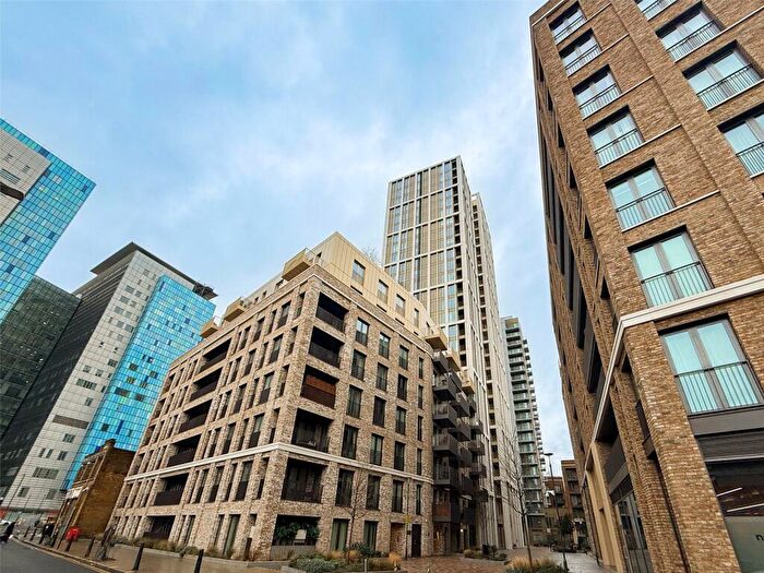 Studio For Sale In Cendal Crescent, Whitechapel, E1