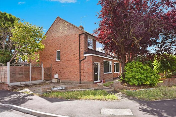 3 Bedroom Semi-Detached House For Sale In Cedar Drive, Hullbridge, Hockley, SS5