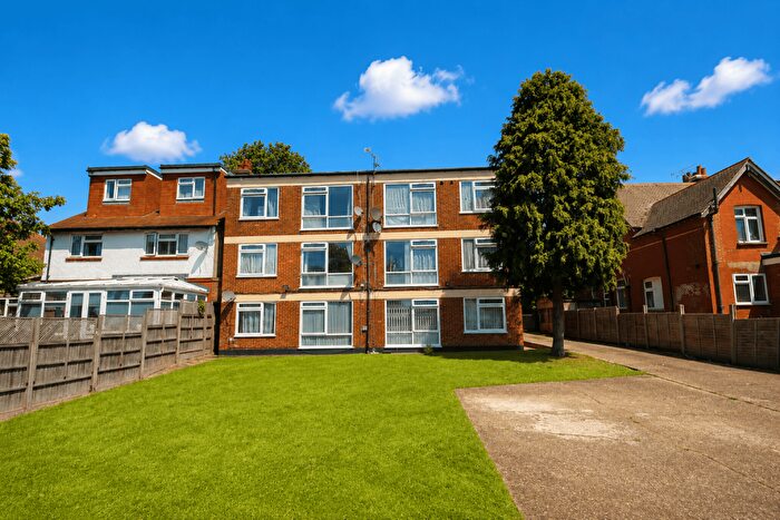 2 Bedroom Flat For Sale In Stanley Avenue, Wembley, Middlesex, HA0