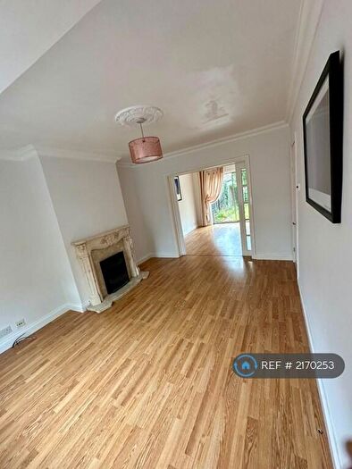 3 Bedroom Semi-Detached House To Rent In Lamorbey Close, Sidcup, DA15