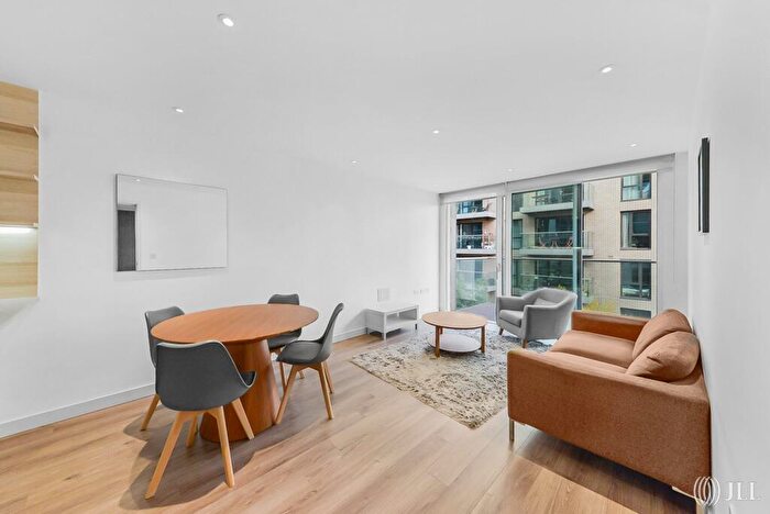 1 Bedroom Apartment For Sale In Devan Grove London, N4