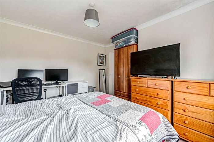 2 Bedroom Flat For Sale In Gaisford Close, Worthing, West Sussex, BN14