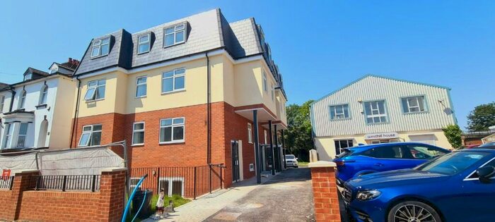 2 Bedroom Flat To Rent In Devonshire Road, Bexleyheath, Kent, DA6