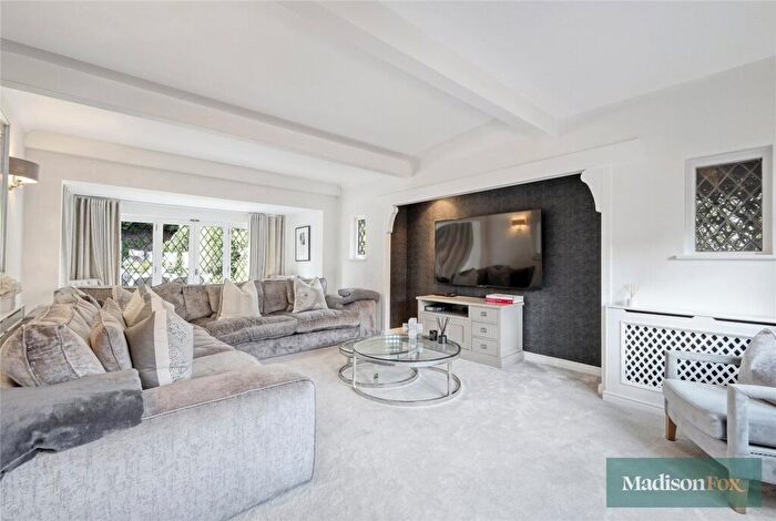 5 Bedroom Detached House To Rent In Daleside Gardens, Chigwell, Essex, IG7