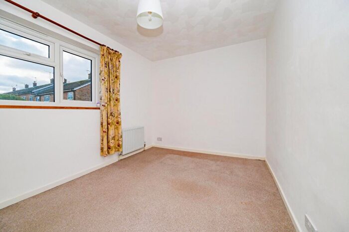3 Bedroom Terraced House For Sale In Thornview Road, Houghton Regis, Dunstable, Bedfordshire, LU5