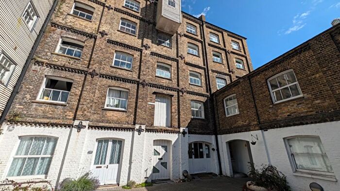 1 Bedroom Flat To Rent In London Road, Dover, Kent, CT17
