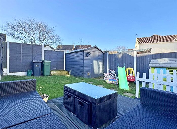 3 Bedroom End Of Terrace House For Sale In Dunoon Close, Braintree, CM7