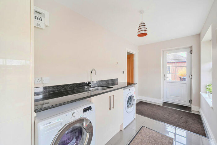 5 Bedroom Detached House For Sale In Chobham Park Lane, Chobham, GU24