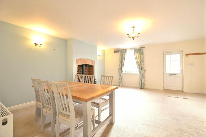 2 Bedroom Cottage For Sale In High Street, Upton St. Leonards, Gloucester, GL4