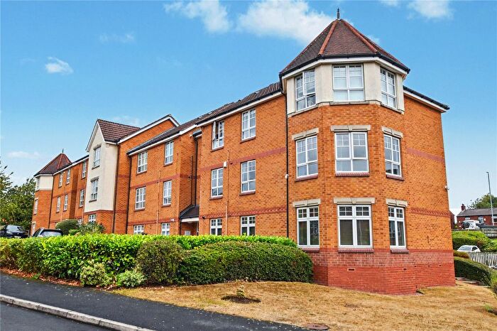 3 Bedroom Flat For Sale In Turnberry Gardens, Tingley, Wakefield, West Yorkshire, WF3