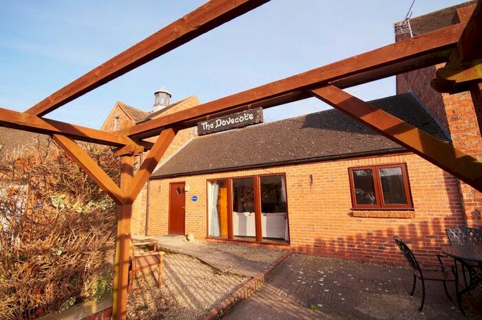 2 Bedroom Cottage To Rent In Swindon Lane, Cheltenham, GL50