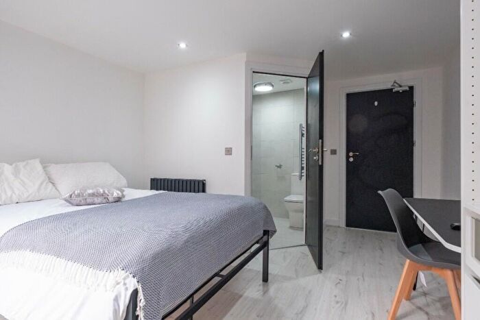 8 Bedroom House To Rent In High Street, Lincoln, LN5