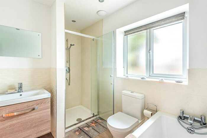 4 Bedroom Detached House For Sale In Preston, DT3