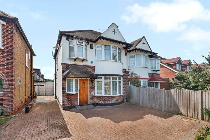 3 Bedroom Semi Detached House To Rent In Great North Road, New Barnet, EN5