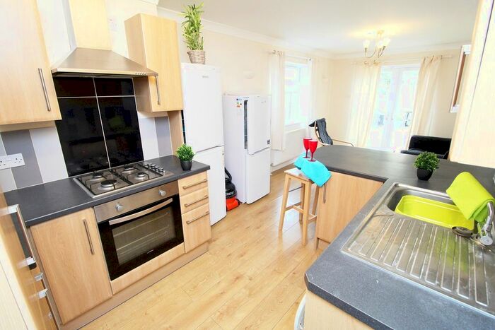5 Bedroom Terraced House To Rent In Harrow Road, Southsea, PO5