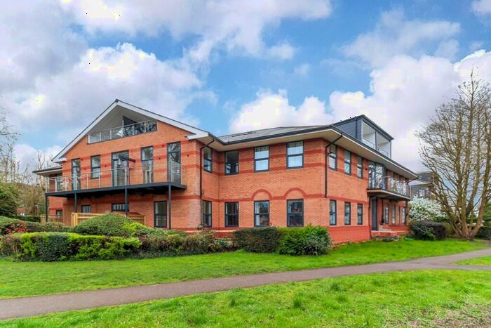 1 Bedroom Apartment For Sale In Crosby House, Furlong Road, Bourne End, Bucks, SL8
