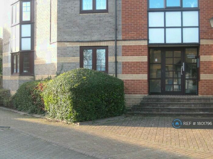 3 Bedroom Flat To Rent In Holybrook, Reading, RG1