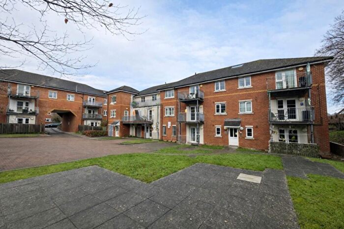 2 Bedroom Flat For Sale In Vipont Court, HP12